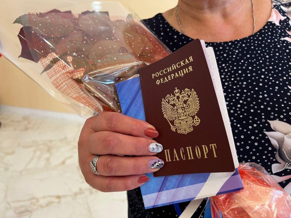 Харьковский дневник: «Российский паспорт — символ возвращения домой»