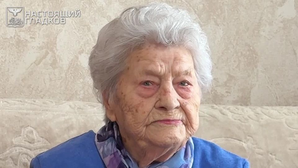 «Мое жизненное кредо — не стонать и не жаловаться, а радоваться каждому дню, подаренному судьбой и завоеванному нашей Красной армией и советским народом. Хочется, чтобы люди ценили этот хрупкий мир и помнили, какой ценой он...