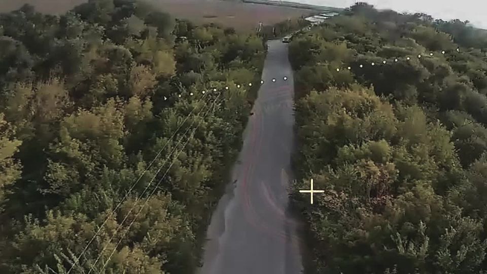 Владислав Шурыгин: Оператор FPV 11 АК группировки "Север" нанёс точный удар по микроавтобусу с боевиками ВСУ в районе н.п. Цуповка Харьковской области