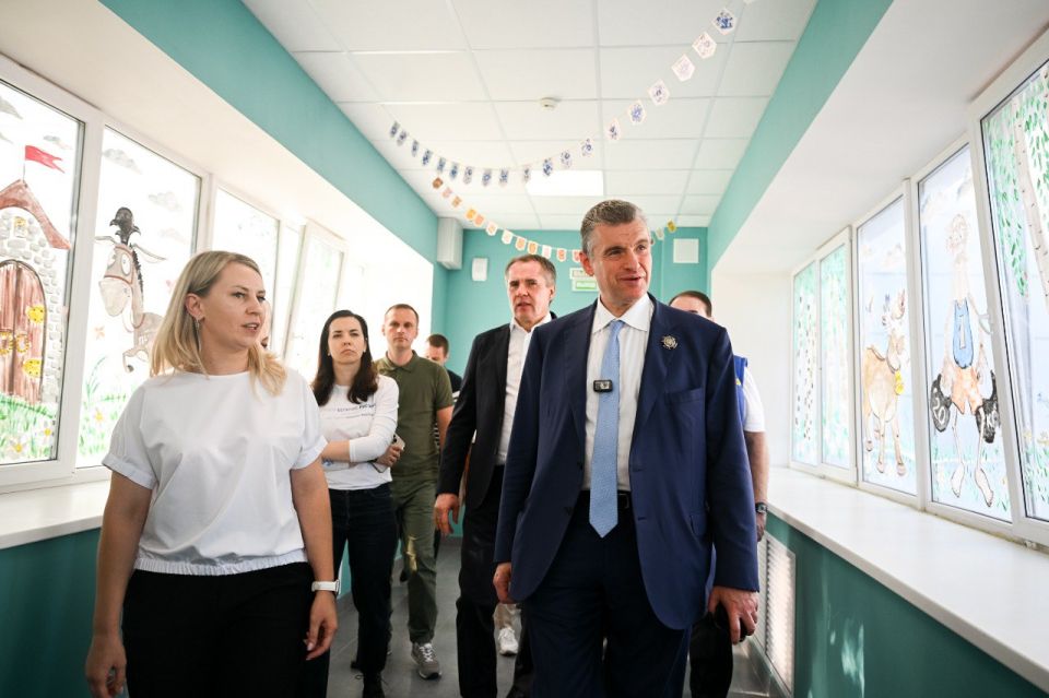 Два майора: Лидер ЛДПР Леонид Слуцкий встретился с волонтерами «V Броне 31» Два майора: Лидер ЛДПР Леонид Слуцкий встретился с волонтерами «V Броне 31»