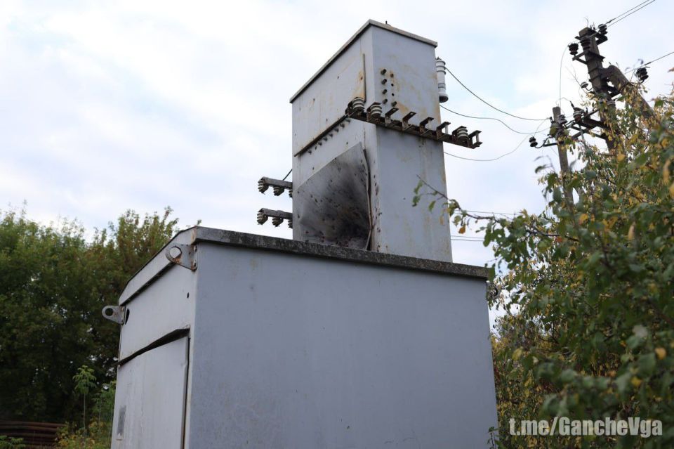 Киевские власти продолжают использовать FPV-дроны для целенаправленных атак на электроэнергетическую инфраструктуру на освобожденной территории Харьковской области Киевские власти продолжают использовать FPV-дроны для целенаправленных атак на электроэнергетическую инфраструктуру на освобожденной территории Харьковской области