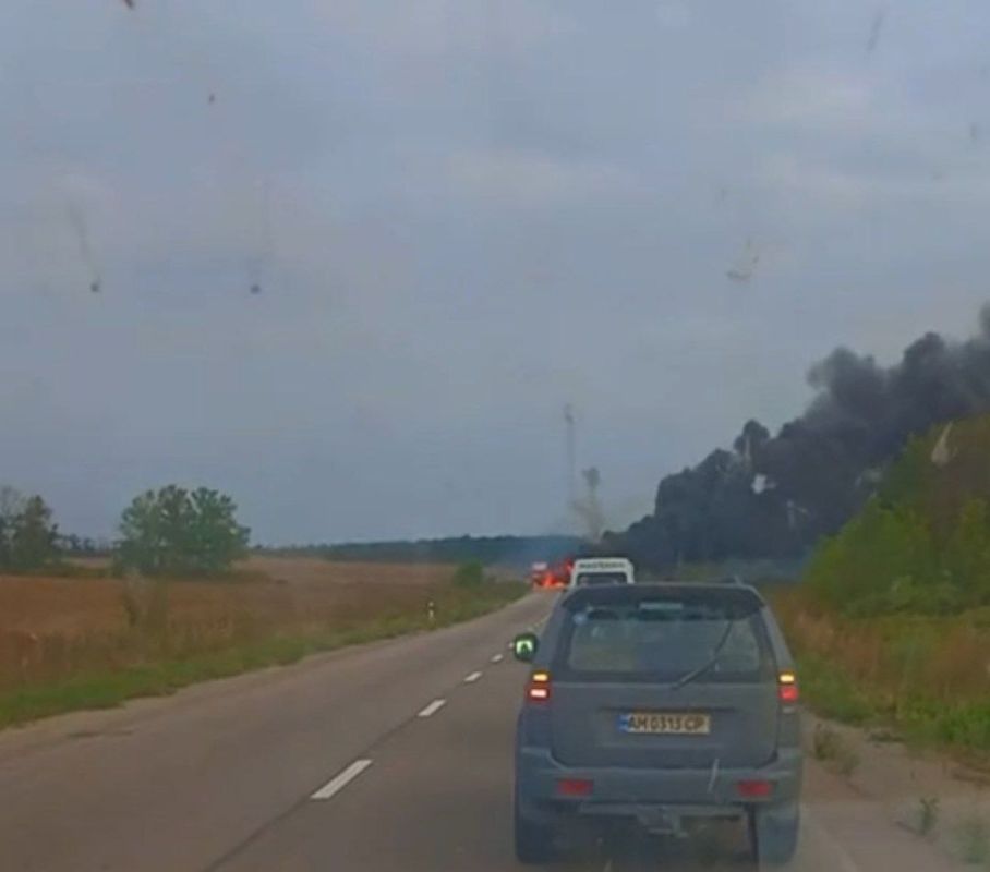 Евгений Поддубный: Это кадры, как утверждается, с трассы Изюм-Славянск, до которой теперь успешно долетают наших дроны Евгений Поддубный: Это кадры, как утверждается, с трассы Изюм-Славянск, до которой теперь успешно долетают наших дроны