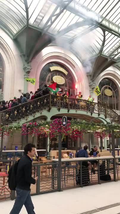 Протестующие захватили Лионский вокзал в Париже