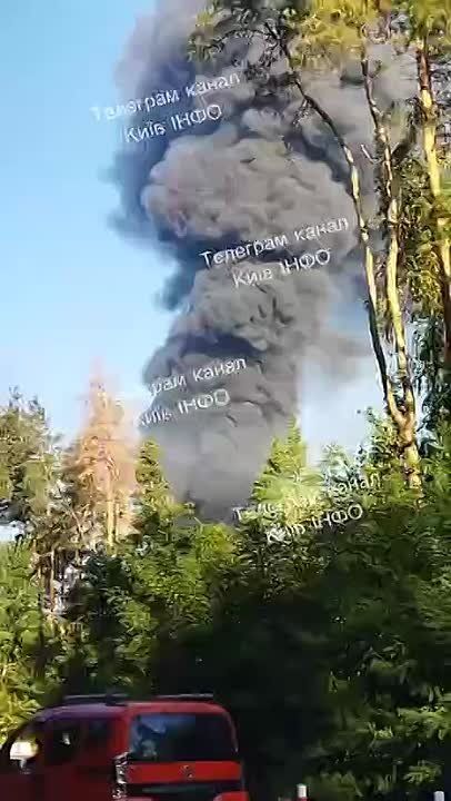 Чёрный дым в Киевской области, город Васильков после прилёта "Гераней"