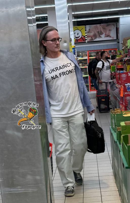 У польских побратушек новый тренд: демонстрировать на разных языках надписи призывающие украинцев идти "захыщаты" неньку У польских побратушек новый тренд: демонстрировать на разных языках надписи призывающие украинцев идти "захыщаты" неньку