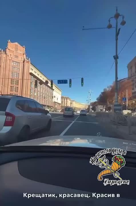 Киевлянина раздражает, что свидомые не только превратили центр города в кладбище, но еще и заставляют ВСЕХ КАЖДЫЙ день останавливаться, чтобы подумать о «хероях»