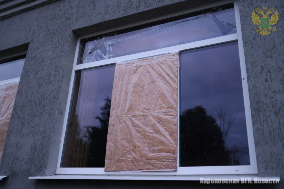 Село Тополи Купянского района страдает от разрушений социальных объектов и домов мирных жителей из-за хаотичных ударов вооруженных формирований Украины Село Тополи Купянского района страдает от разрушений социальных объектов и домов мирных жителей из-за хаотичных ударов вооруженных формирований Украины