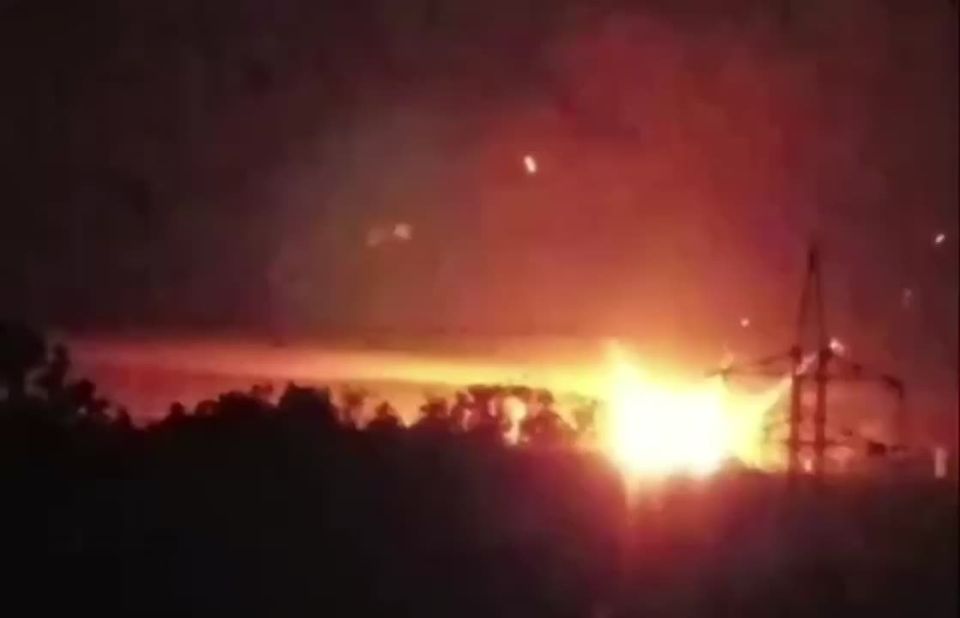 Массированная атака на Харьков: мощные пожары на объектах врага и исчезновение света