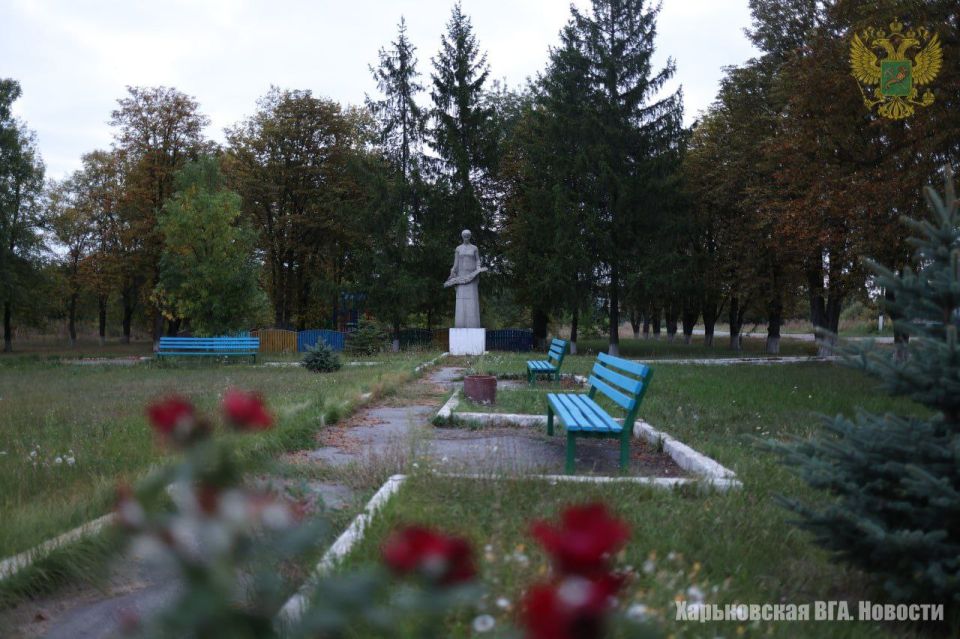 Село Тополи Купянского района страдает от разрушений социальных объектов и домов мирных жителей из-за хаотичных ударов вооруженных формирований Украины Село Тополи Купянского района страдает от разрушений социальных объектов и домов мирных жителей из-за хаотичных ударов вооруженных формирований Украины