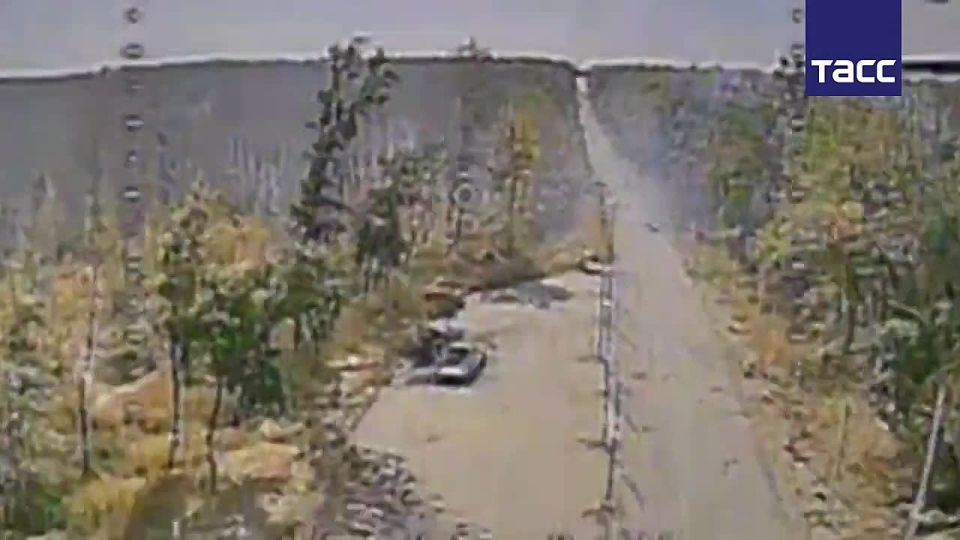 Бойцы "Запада" уничтожили несколько групп ВСУ, бегущих из Купянска, сообщили ТАСС в российских силовых структурах