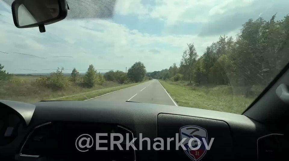 Волонтёры Центра помощи «Единой России» продолжают оказывать поддержку семьям беженцев из Харьковской области, которые нашли временное жильё в Чернянском районе Белгородской области