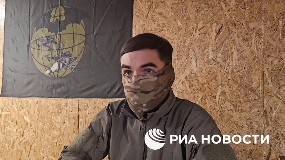 Операторы БПЛА 1-й гвардейской танковой армии группировки "Запад" показали многокилометровую линию обороны ВСУ вблизи Купянска, укрепрайон включает в себя сеть окопов, дотов и замаскированных блиндажей, в том числе бетонные...