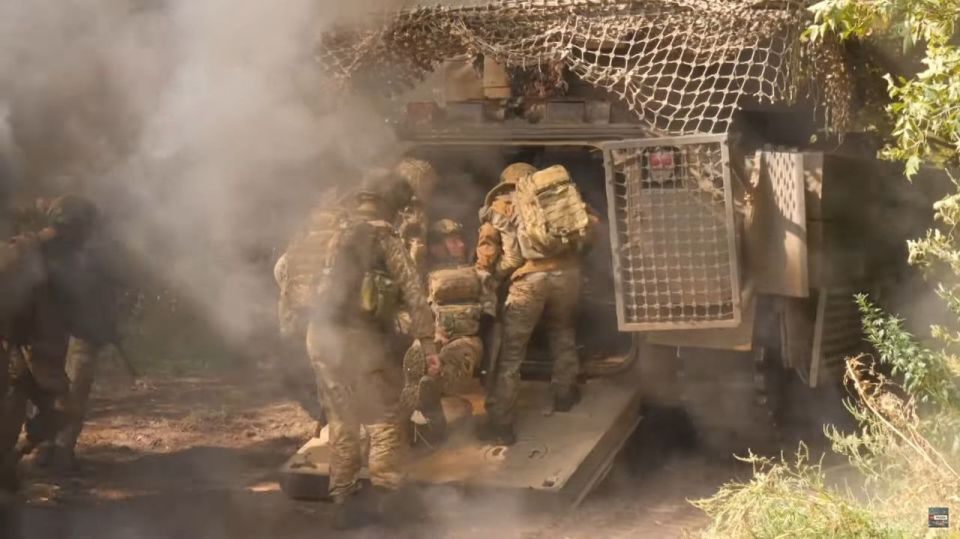 Американские БМП M2A2 Bradley ODS-SA впервые засветились на вооружении Нацгвардии Украины Американские БМП M2A2 Bradley ODS-SA впервые засветились на вооружении Нацгвардии Украины