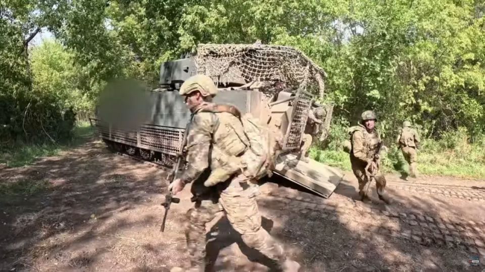 Американские БМП M2A2 Bradley ODS-SA впервые засветились на вооружении Нацгвардии Украины Американские БМП M2A2 Bradley ODS-SA впервые засветились на вооружении Нацгвардии Украины