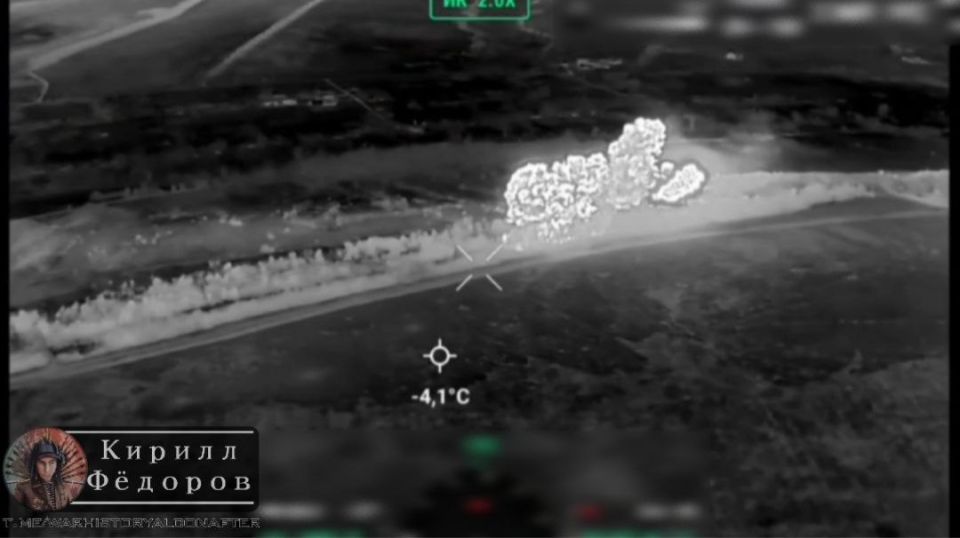 Русские бомбы поражают украинские позиции Русские бомбы поражают украинские позиции