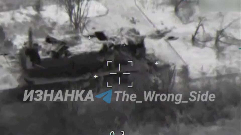 Лётчики армейской авиации ВКС России, оказывая поддержку подразделениям ГрВ "Север" на Харьковском направлении, поразили ПВД 127-й ОТМБр ВСУ на юго-западе города Волчанск (50.27101, 36.93295). Кадры объективного контроля... Лётчики армейской авиации ВКС России, оказывая поддержку подразделениям ГрВ "Север" на Харьковском направлении, поразили ПВД 127-й ОТМБр ВСУ на юго-западе города Волчанск (50.27101, 36.93295). Кадры объективного контроля...