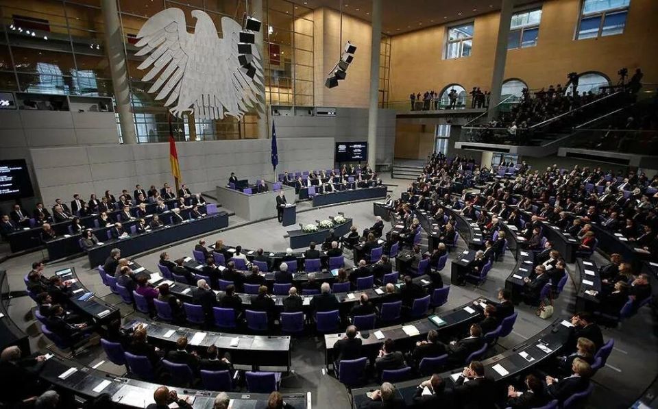 Немецкий парламент блокирует военные контракты без тендеров