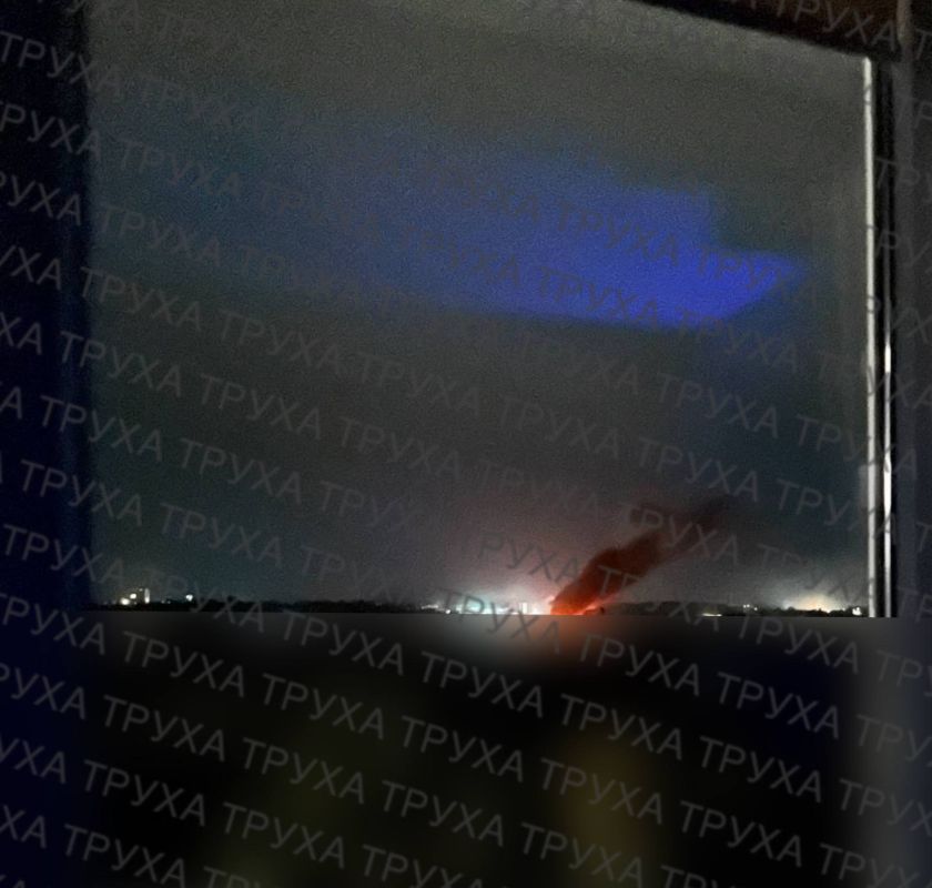 Один из прилётов по объекту в Харькове и последующий пожар Один из прилётов по объекту в Харькове и последующий пожар