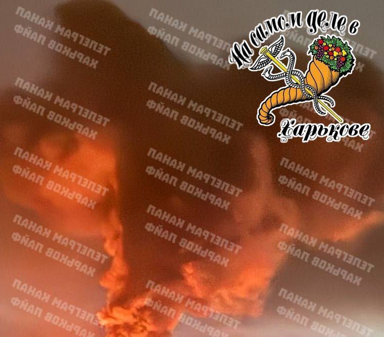 Момент одного из прилетов и некоторые кадры возгораний и задымлений на объектах ВСУ Момент одного из прилетов и некоторые кадры возгораний и задымлений на объектах ВСУ