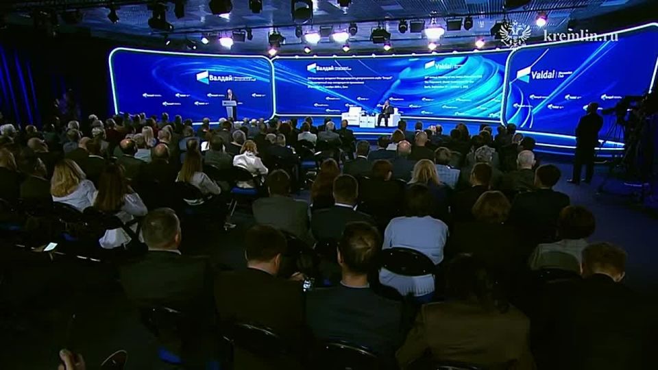 Владимир Путин на Валдае сообщил, что Купянск освобождён уже на две трети, а центр города находится в руках ВС РФ