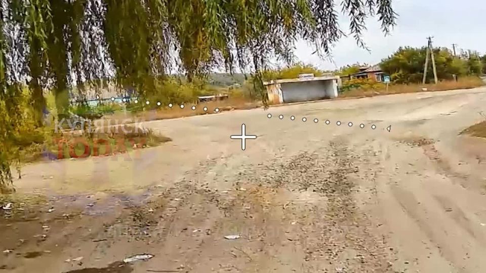 Купянское направление. Успешное уничтожение автотранспорта ВСУ с применением дронов на оптоволокне