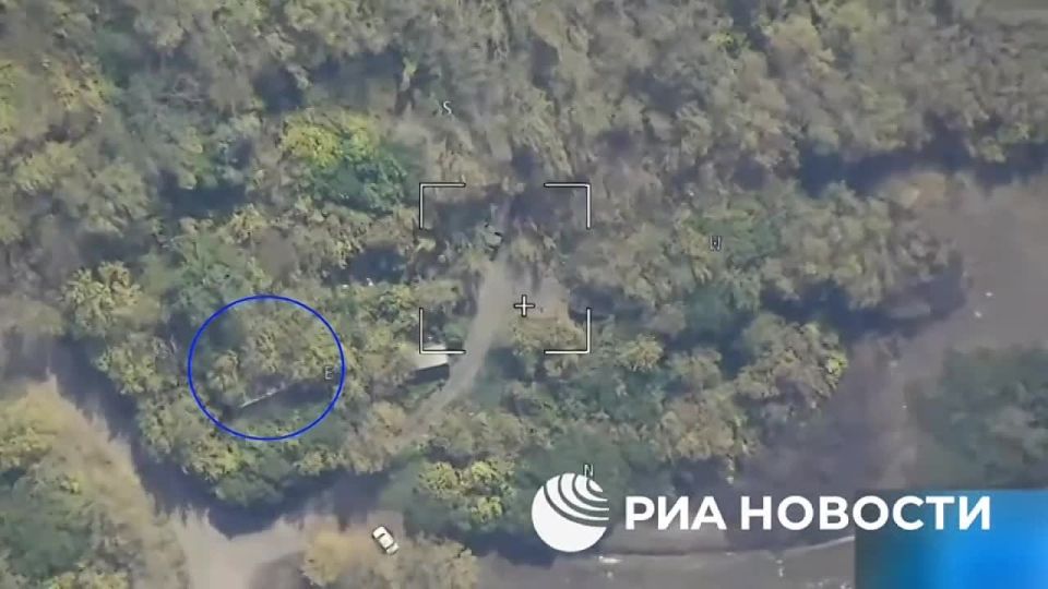 Карандаш прилетел.. Заявляется, что в районе н.п. Средний Бурлук Харьковской области ударом баллистической ракеты Искандера была уничтожена пусковая и ТЗМ Himars вместе с машинами сопровождения