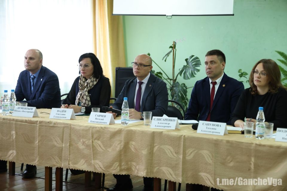 Виталий Ганчев: Провели встречу с харьковчанами, которые проживают в пунктах временного размещения Владимирской области Виталий Ганчев: Провели встречу с харьковчанами, которые проживают в пунктах временного размещения Владимирской области