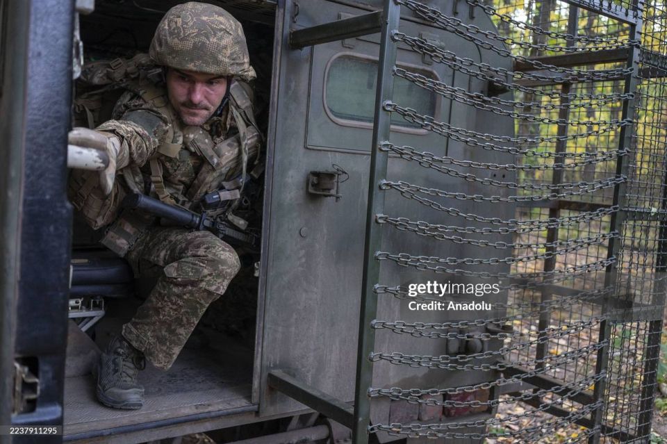 Трофейный бронеавтомобиль АСН-233115 «Тигр-М СпН» на вооружении 13-й отдельной бригады оперативного назначения «Хартия» Национальной гвардии Украины в Харьковской области Трофейный бронеавтомобиль АСН-233115 «Тигр-М СпН» на вооружении 13-й отдельной бригады оперативного назначения «Хартия» Национальной гвардии Украины в Харьковской области