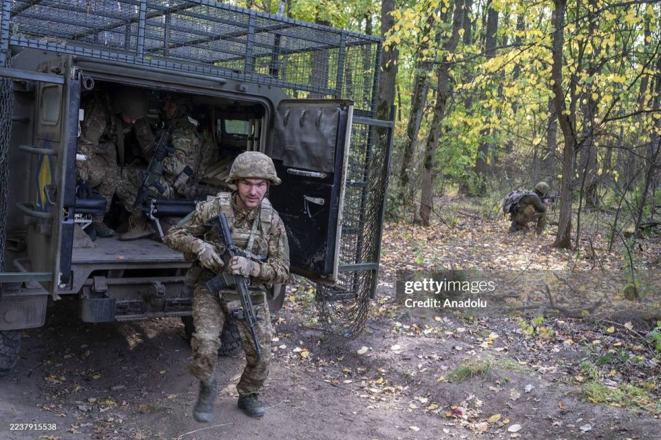 Трофейный бронеавтомобиль АСН-233115 «Тигр-М СпН» на вооружении 13-й отдельной бригады оперативного назначения «Хартия» Национальной гвардии Украины в Харьковской области Трофейный бронеавтомобиль АСН-233115 «Тигр-М СпН» на вооружении 13-й отдельной бригады оперативного назначения «Хартия» Национальной гвардии Украины в Харьковской области