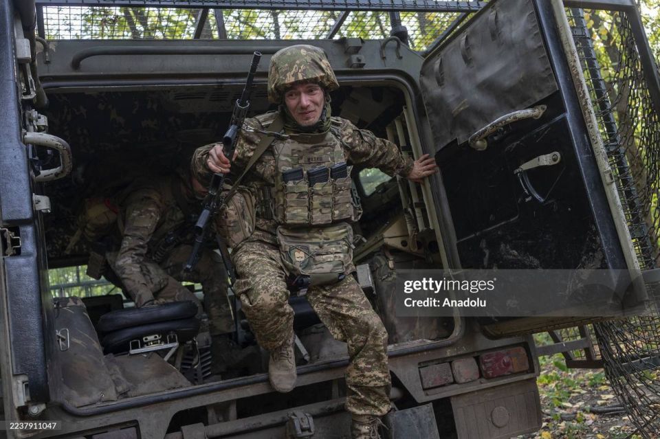 Трофейный бронеавтомобиль АСН-233115 «Тигр-М СпН» на вооружении 13-й отдельной бригады оперативного назначения «Хартия» Национальной гвардии Украины в Харьковской области Трофейный бронеавтомобиль АСН-233115 «Тигр-М СпН» на вооружении 13-й отдельной бригады оперативного назначения «Хартия» Национальной гвардии Украины в Харьковской области