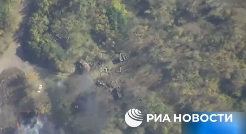 Карандаш прилетел.. Заявляется, что в районе н.п. Средний Бурлук Харьковской области ударом баллистической ракеты Искандера была уничтожена пусковая и ТЗМ Himars вместе с машинами сопровождения Карандаш прилетел.. Заявляется, что в районе н.п. Средний Бурлук Харьковской области ударом баллистической ракеты Искандера была уничтожена пусковая и ТЗМ Himars вместе с машинами сопровождения