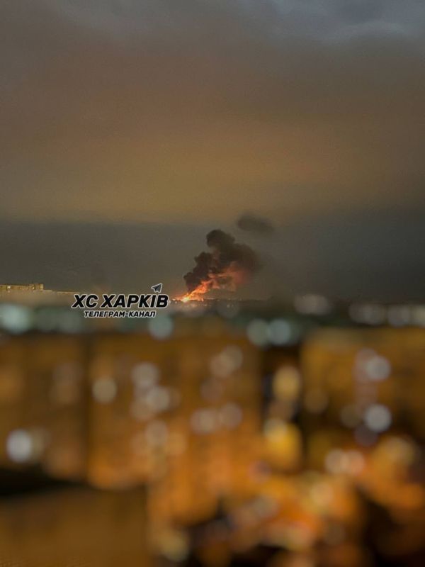 Быстрое возмездие: 17 мощных взрывов и огромный пожар в Харькове после атаки на Белгород Быстрое возмездие: 17 мощных взрывов и огромный пожар в Харькове после атаки на Белгород