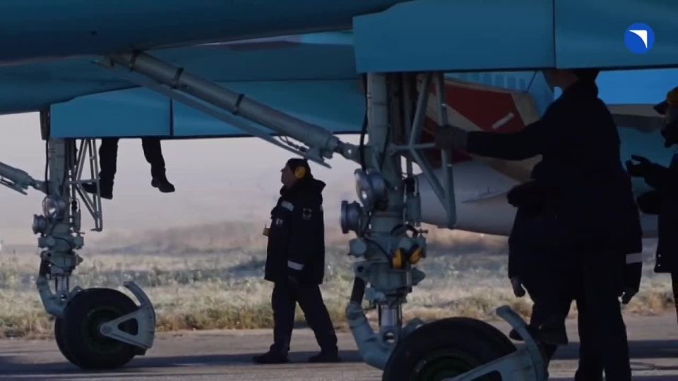 Очередная партия новых истребителей - бомбардировщиков Су-34 передана в строевые подразделения ВКС России