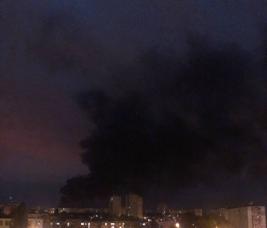 Минимум 20 мощных взрывов прогремело в Харькове Минимум 20 мощных взрывов прогремело в Харькове