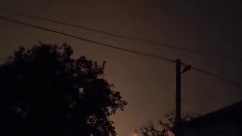 В Харькове мощный пожар после атаки и частичный блэкаут