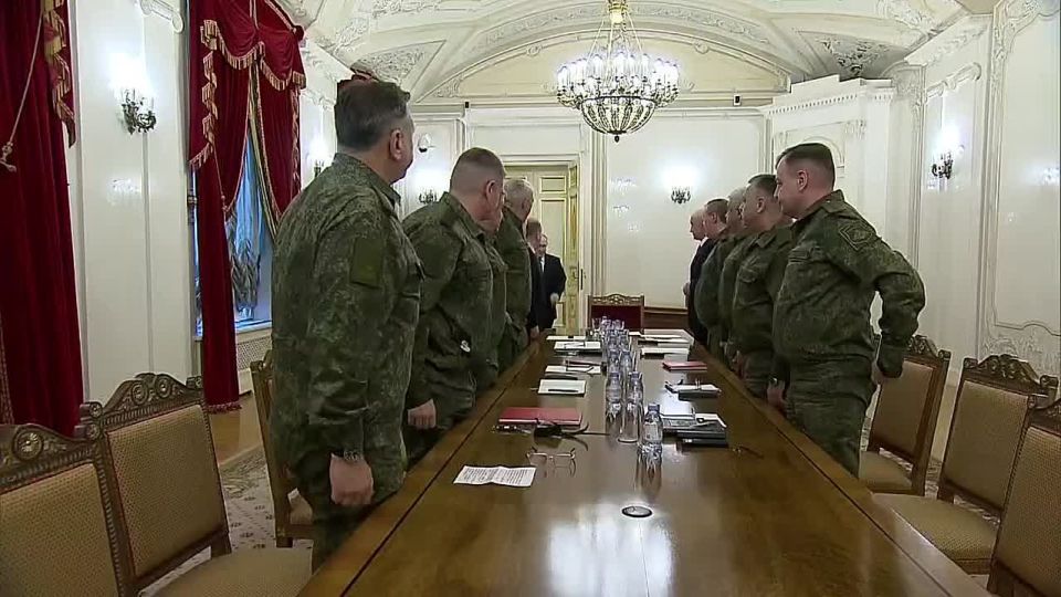 Владимир Путин провёл совещание с руководством Министерства обороны и Генерального штаба, а также командующими группировками войск в зоне СВО