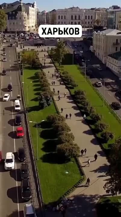 Осеннего Харькова вам в ленту!