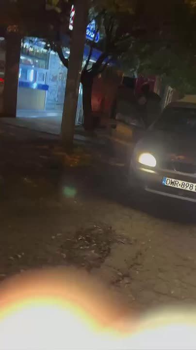 Мосфильм, г. Харьков. Очередной "доброволец" стремится отправиться на фронт