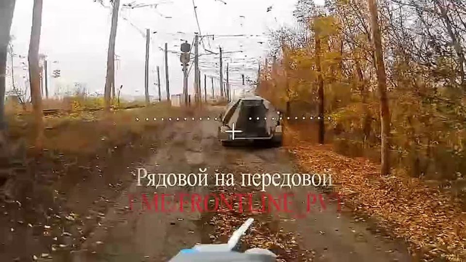 Эдуард Басурин: На видеозаписи, распространяемой в сети, запечатлена мощная атака дроноводов группировки войск "Запад" на одну из главных транспортных артерий в районе населённого пункта Купянск-Узловой