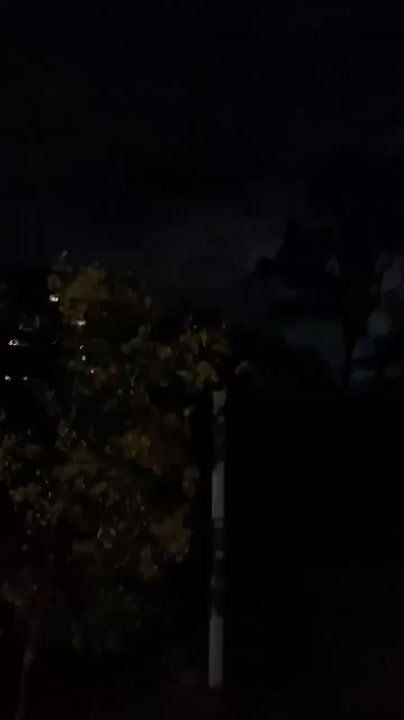 Мощный прилет по Харькову - часть города без света, уничтожено крупеое складское помещение военного назначения