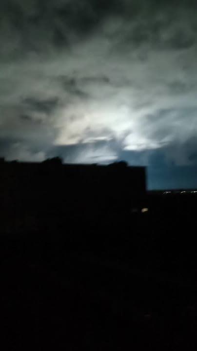 В результате прилетов КАБов, в Салтовском районе также возник пожар