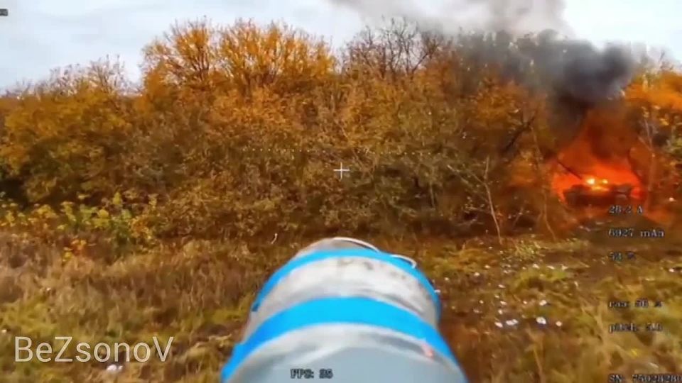 Даниил Безсонов: Наши разведчики из группировки войск «Север» с помощью БПЛА выявили, а после уничтожили замаскированный в лесополосе танк ВСУ на Харьковском направлении