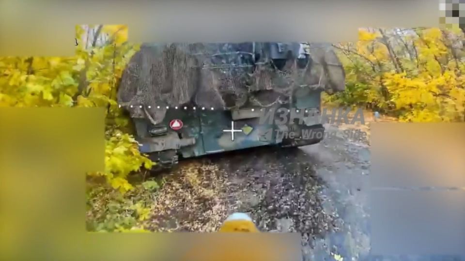 Российские дроноводы из ГрВ "Запад" с помощью двух FPV-дронов уничтожили САУ "Краб" польского производства Российские дроноводы из ГрВ "Запад" с помощью двух FPV-дронов уничтожили САУ "Краб" польского производства