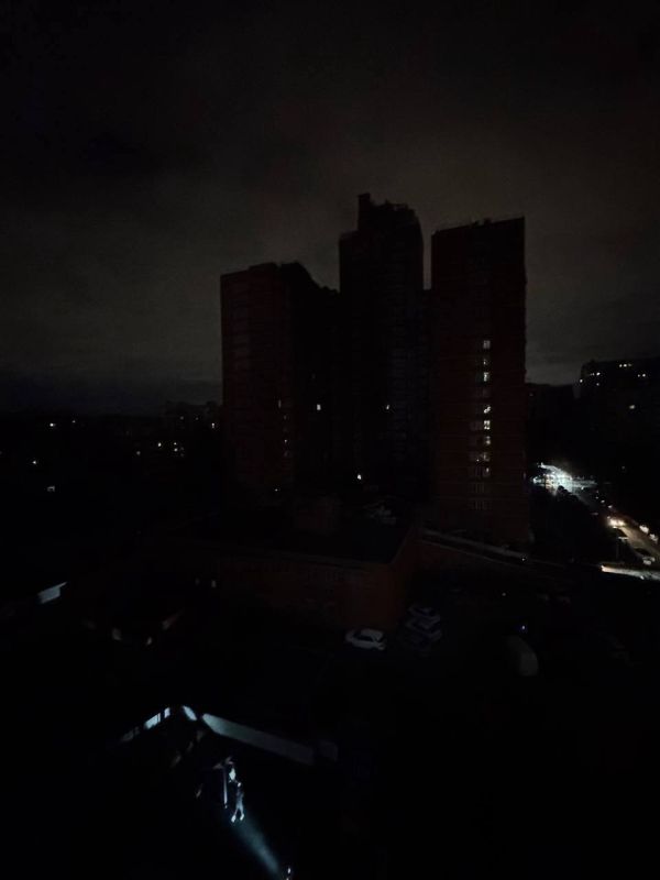 В Киеве массовое отключение электроэнергии В Киеве массовое отключение электроэнергии