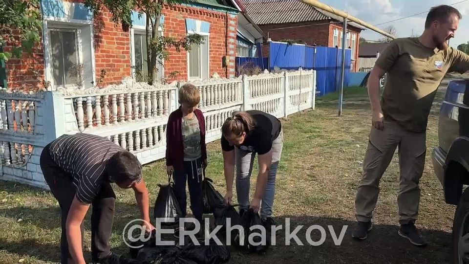 Волонтёры Центра помощи «Единой России» доставили гуманитарную помощь многодетным семьям из Харьковской области