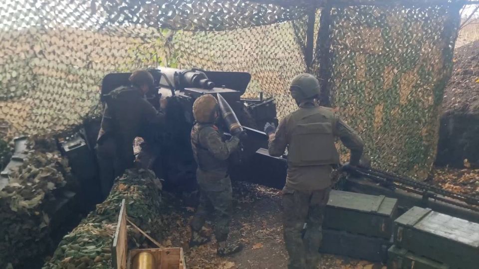 Расчёт 130-мм буксируемой пушки М-46 44-го армейского корпуса группировки войск «Север», ведёт огонь северокорейскими снарядами по позициям ВСУ в Харьковской области Расчёт 130-мм буксируемой пушки М-46 44-го армейского корпуса группировки войск «Север», ведёт огонь северокорейскими снарядами по позициям ВСУ в Харьковской области