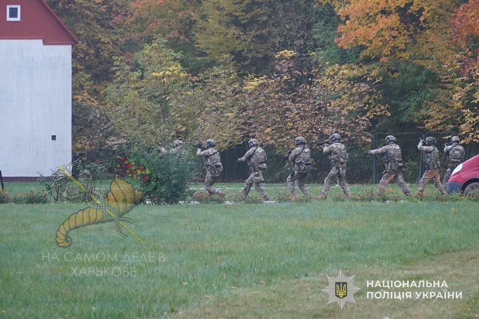 -    : &quot;   *&quot;