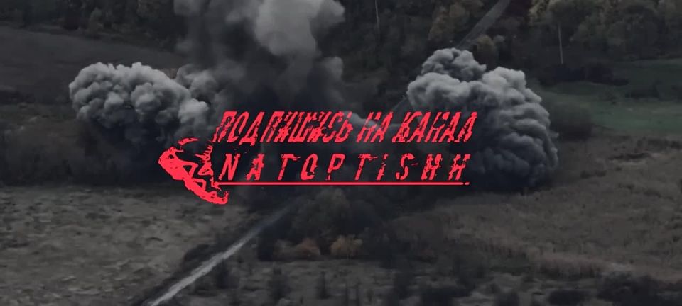 Операторы FPV 83 мсп группировки "Север" нанесли удар по мосту в н.п. Амбарное Харьковской области, ранее заминированном ВСУ на случай отступления, нарушив логистические маршруты противника и сорвав ни одну ротацию его...