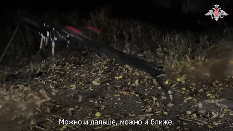 Минобороны России: Расчёт барражирующего боеприпаса «Куб» 1-й гвардейской танковой армии группировки войск «Запад» уничтожил замаскированную аппаратуру связи и личный состав подразделения ВСУ в Харьковской области