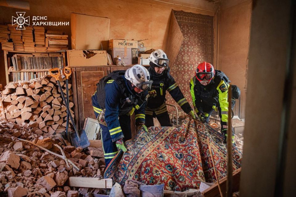 По детскому саду в Харькове По детскому саду в Харькове